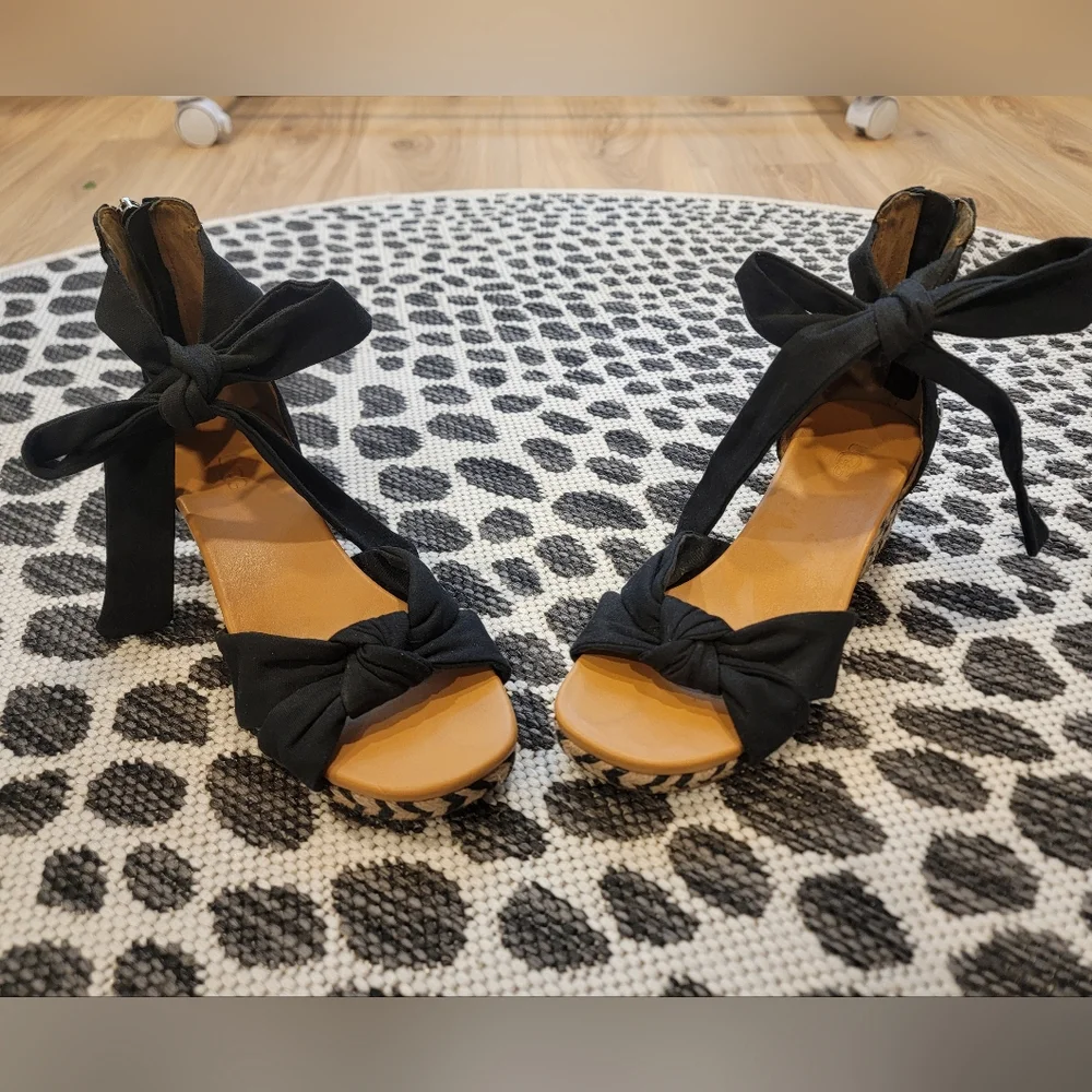 UGG Black Women's Wedge Sandals Size 6.5 - Picture 3 of 5